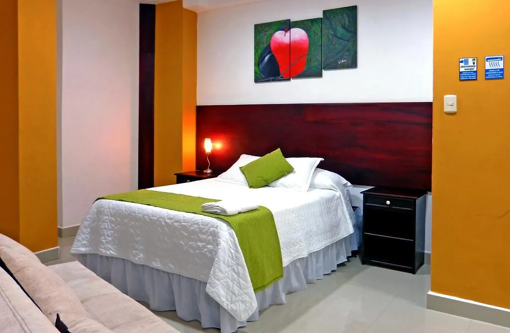 Hospedaje Brisas Del Pacifico Puerto Ayora  Hotel