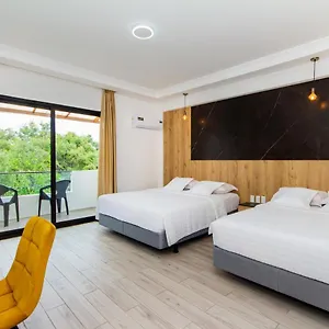 Grand Leon Marino Galapagos Hotel